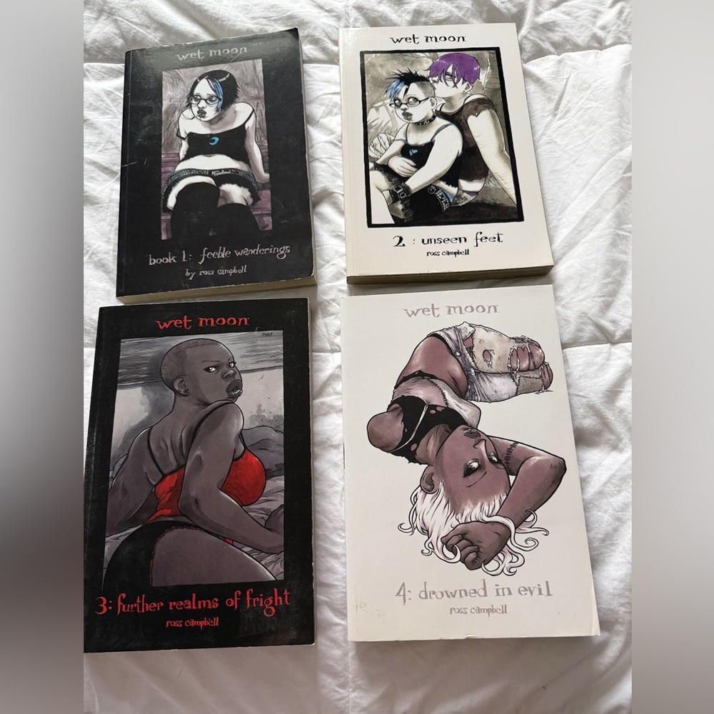 Wet Moon Graphic Novel Lot - Ross Campbell Volumes 1 to 4 set